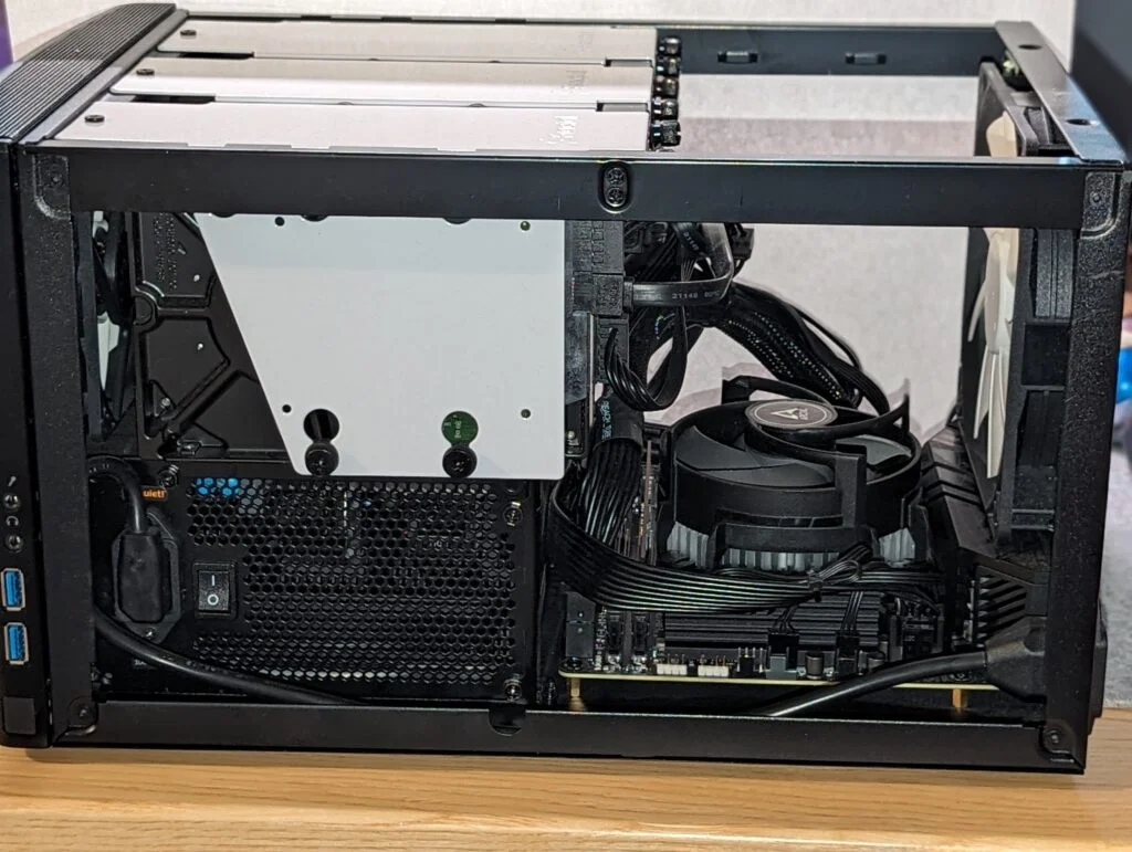 Cable management inside the Fractal Design Node 304